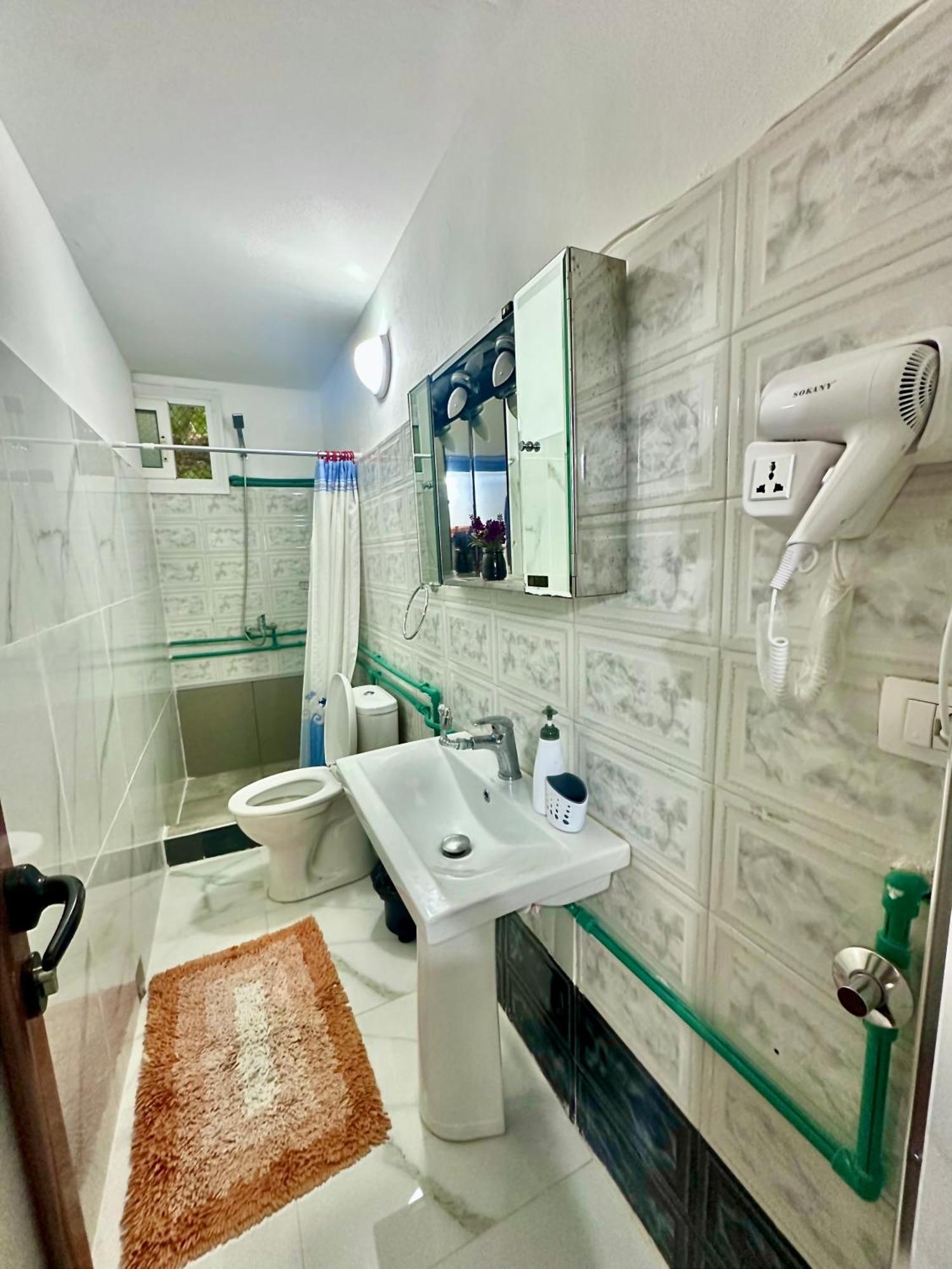 Grandpas House Hotel จีโรคาสเตอร์ ภายนอก รูปภาพ