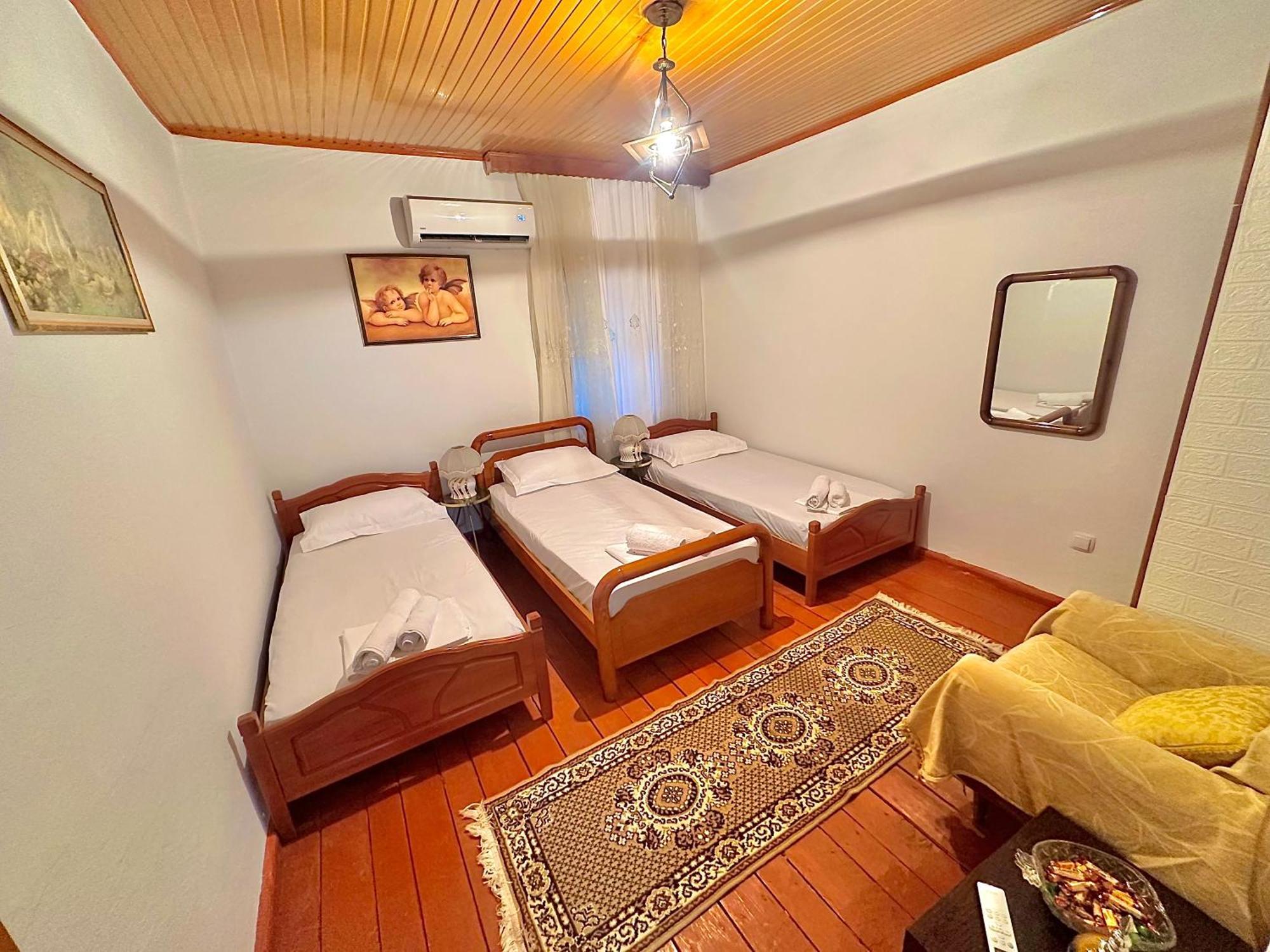 Grandpas House Hotel จีโรคาสเตอร์ ภายนอก รูปภาพ