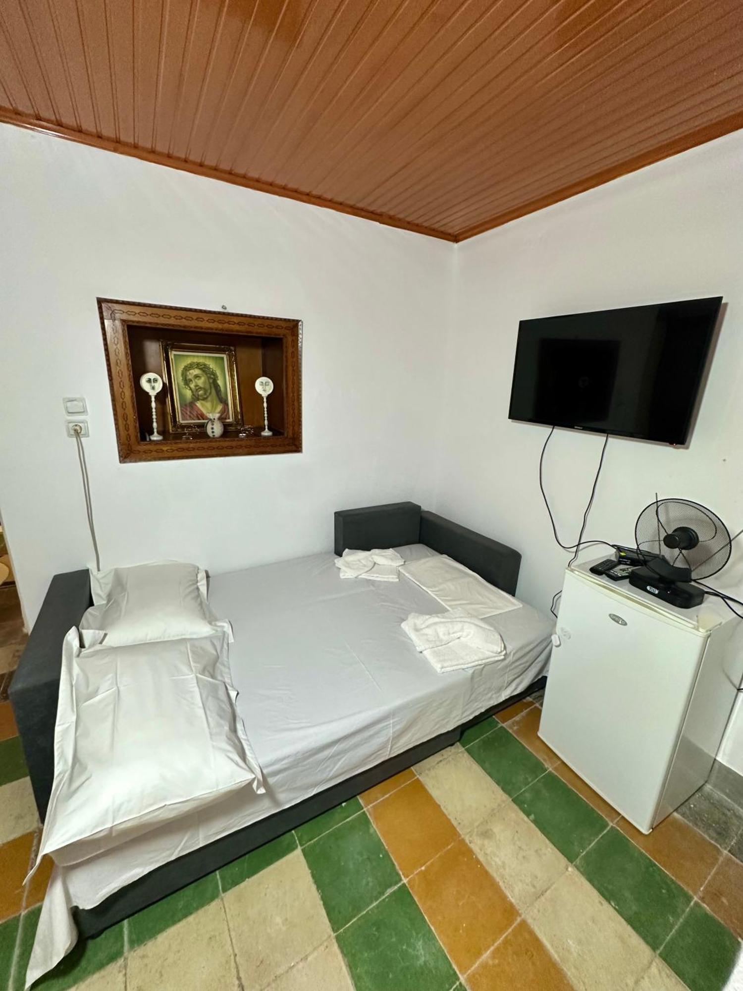 Grandpas House Hotel จีโรคาสเตอร์ ภายนอก รูปภาพ