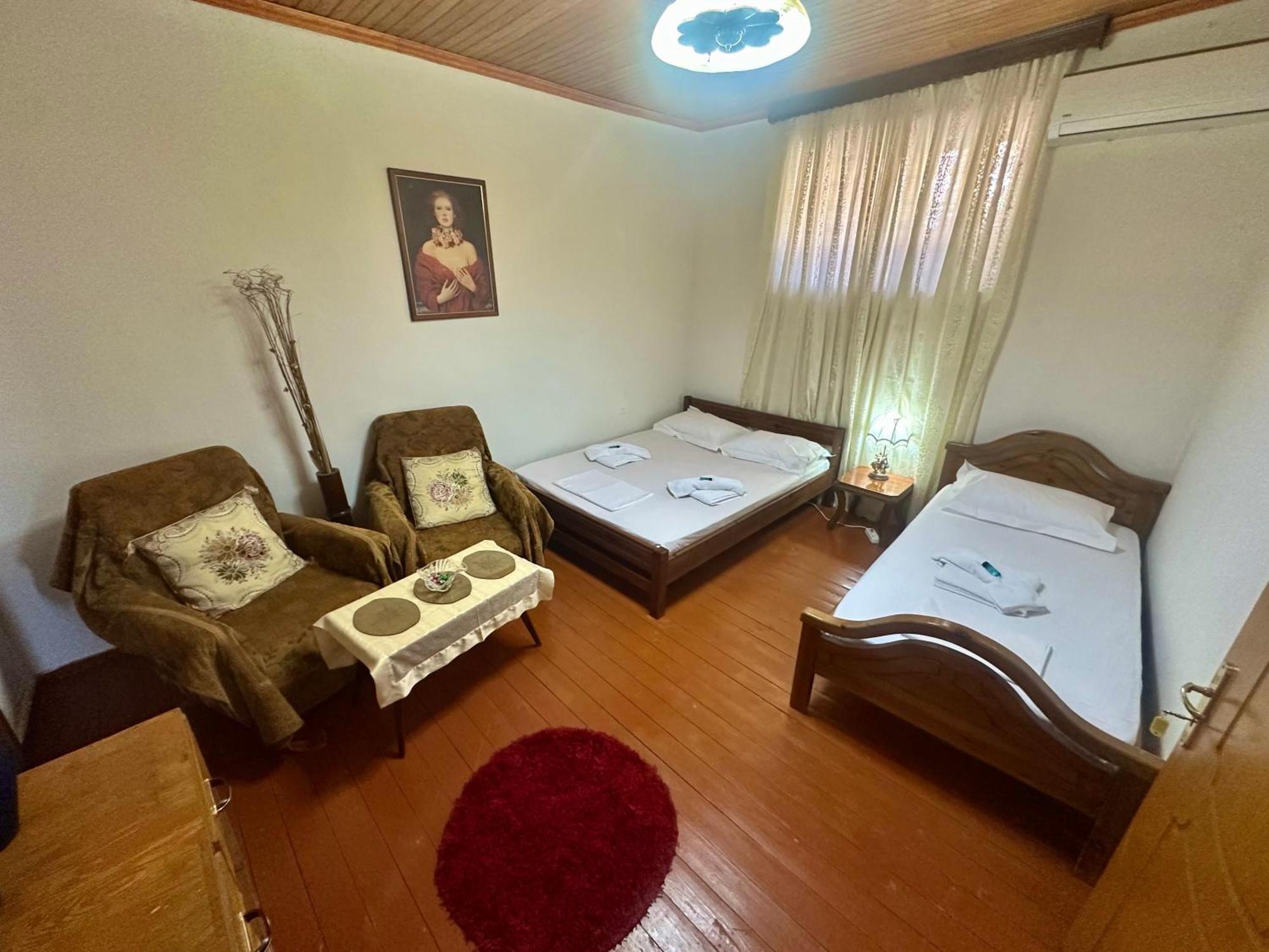 Grandpas House Hotel จีโรคาสเตอร์ ภายนอก รูปภาพ