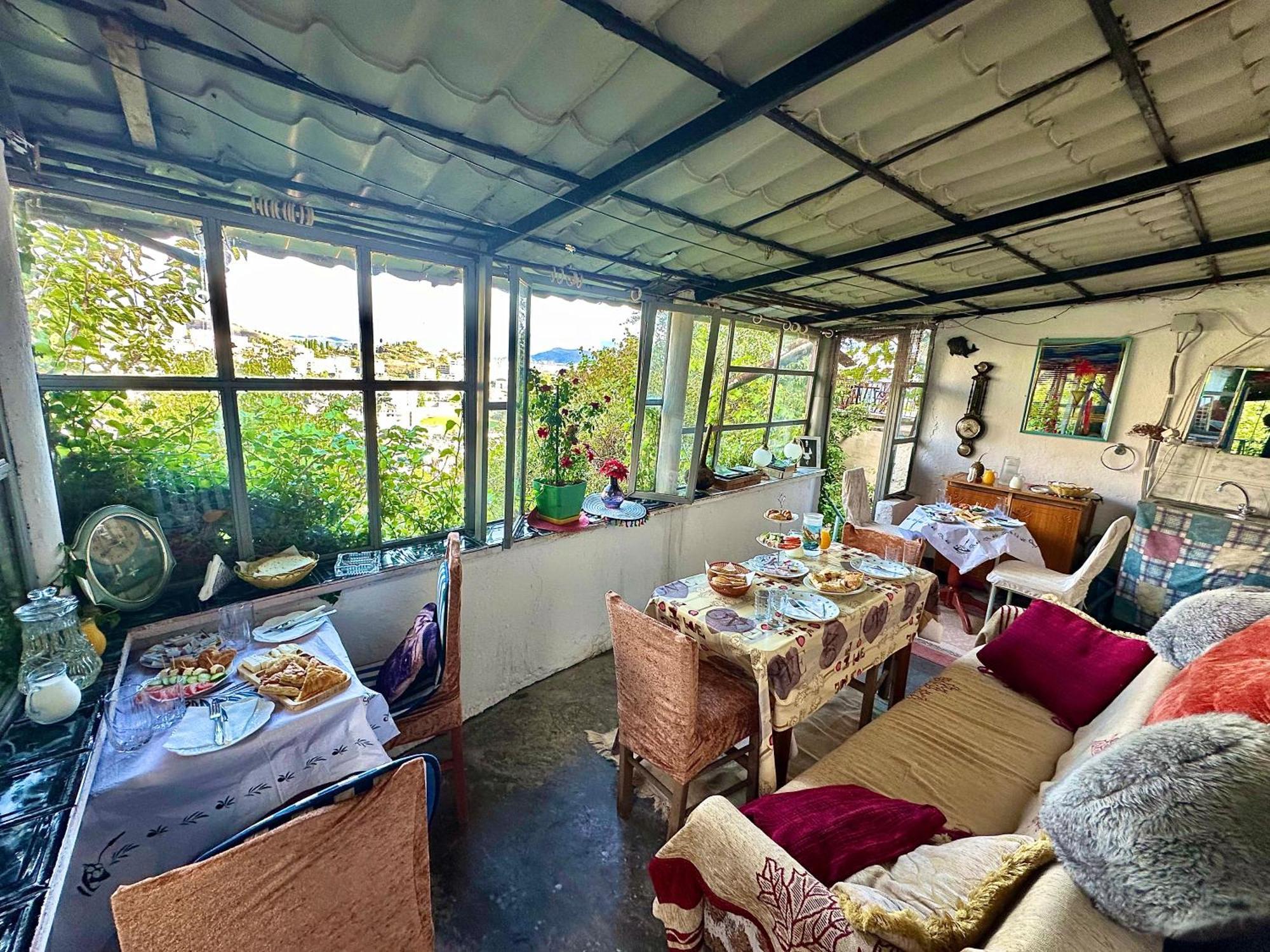 Grandpas House Hotel จีโรคาสเตอร์ ภายนอก รูปภาพ